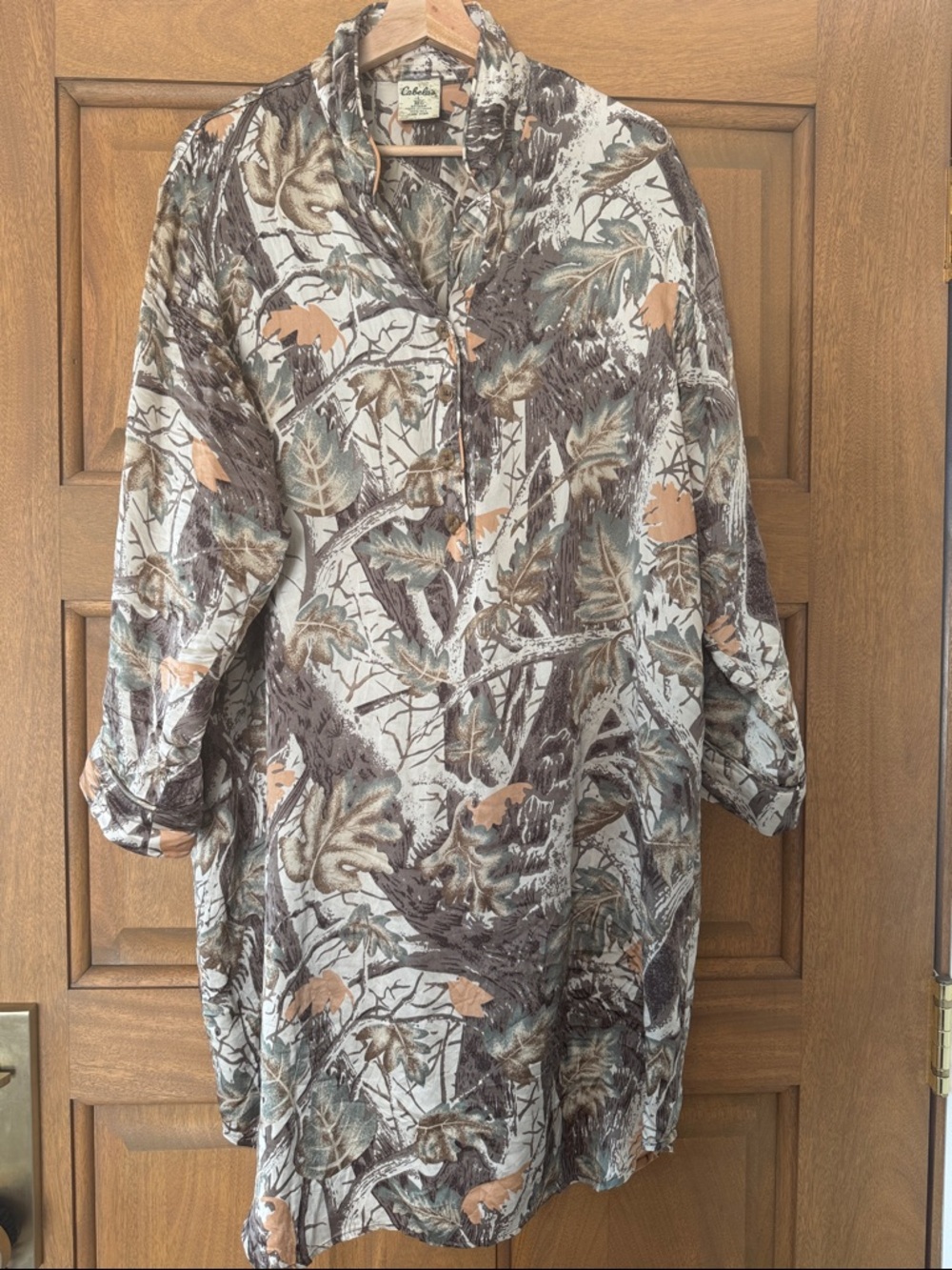 VINTAGE Cabela's L 100% Silk, Camouflage-print nightgown